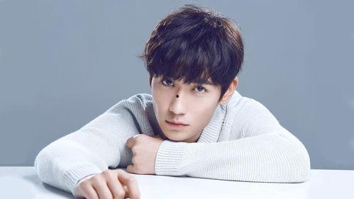 圈内八卦爆料朱一龙,揭秘娱乐圈背后的神秘恋情 第3张 圈内八卦爆料朱一龙,揭秘娱乐圈背后的神秘恋情 第3张